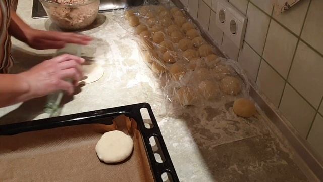 Воскресные булочки-пирожки с рыбной начинкой. смотреть онлайн