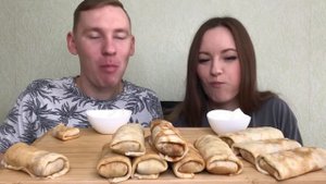 МУКБАНГ БЛИНЧИКИ С МЯСОМ ДОМАШНИЕ ЗАВТРАК  MUKBANG PANCAKES WITH MEAT HOMEMADE BREAKFAST