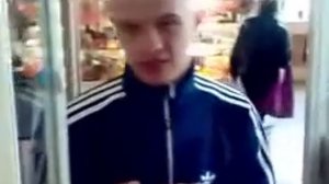Прикольный гопник и наушники