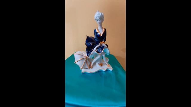 Статуэтка из фарфора Девушка в платье 20 века смотреть онлайн