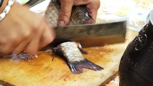 Томатные караси в афганском казане. Нежный и вкусный карасик.