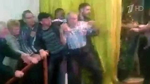 На Украине радикалы устроили драку с жителями села в Черкасской области