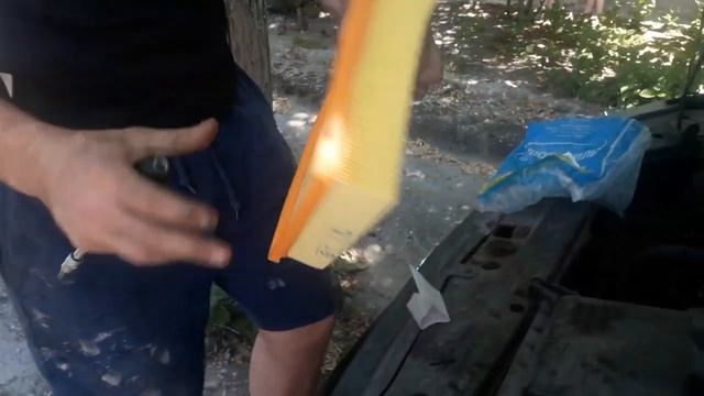 Замена воздушного фильтра Лада Калина.mp4 смотреть онлайн