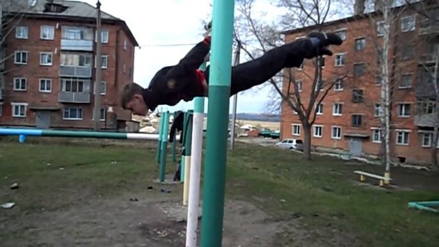 Дворовый спорт {Тренировка} смотреть онлайн