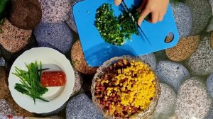 Салат с кукурузой и сухариками. Быстро и вкусно.