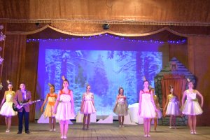 Бременские музыканты в ДК Петровского.mp4