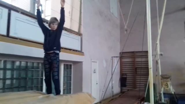 Гимнастика сальто назад с мата высота 1 метр 75 см смотреть онлайн