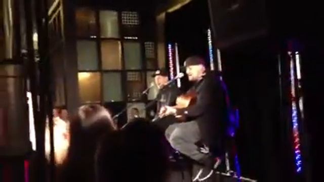 Joel & Benji Madden - Lifestyles of the Rich & Famous смотреть онлайн