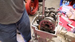 05 Honda CRF450R Dirt Bike Reassemble Top End of Engine