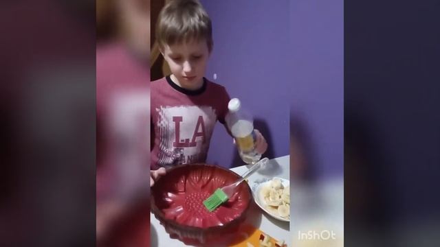 Шарлотка с яблоками и бананами