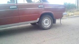 Машина бьется током.Что это может быть