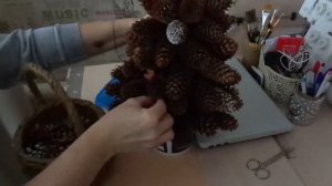 DIY?  Шикарная ёлка из шишек своими руками.