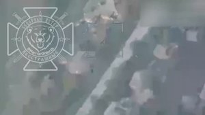 Уничтожение грузовика с личным составом ВСУ.