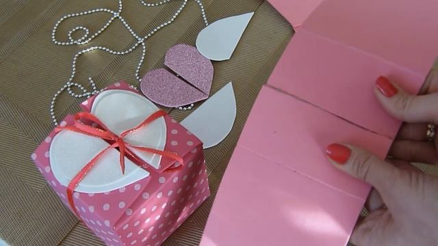 DIY/КОРОБОЧКА ПОДАРОЧНАЯ ИЗ ФОАМИРАНА НА ДЕНЬ СВ. ВАЛЕНТИНА/УПАКОВКА ПОДАРКА