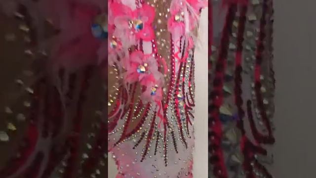 Как постирать купальник с перьями смотреть онлайн