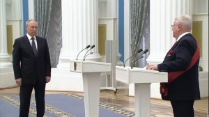 Владимир Винокур спародировал Джо Байдена после получения ордена в Кремле