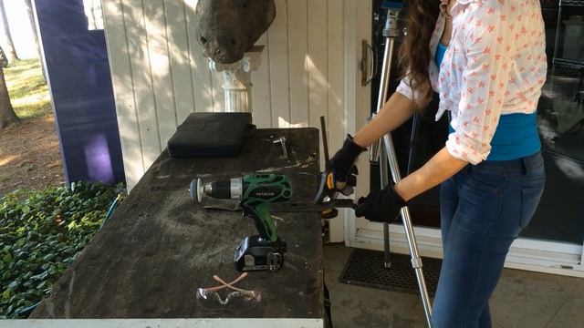 Sharpening a Lawnmower Blade -Things Even a Monkey Should Know смотреть онлайн