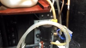 Восстановленный советский автомат газводы АТ-101СК в гараже