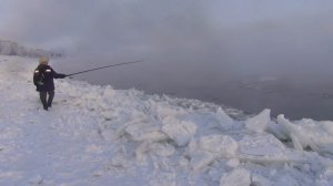 Рыбалка по заберегам на хариуса в мороз -45 Река Енисей