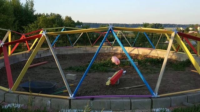 Радужный каркас купольной теплицы смотреть онлайн