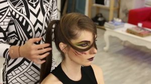 Прическа на Хеллоуин Женщина-Кошка