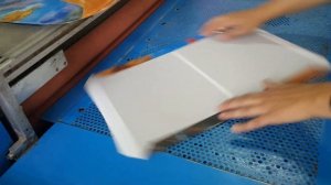 Толщина слоя горячего клея Брикол. Работа крышкоделательной машины Darix на клее Брикол.