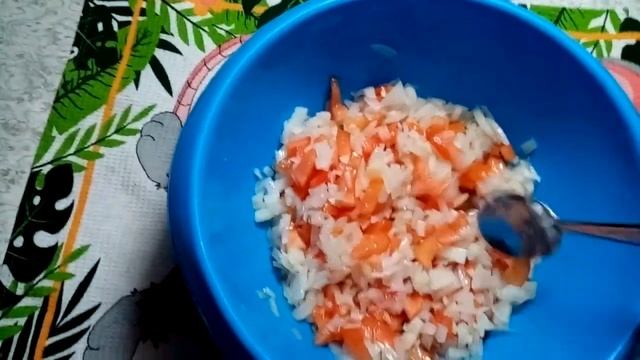ТОРЖЕСТВЕННЫЙ,ИЗУМИТЕЛЬНО-ВКУСНЫЙ САЛАТ "ИМПЕРАТОР",с курицей,помидорами,сыром,сухариками...