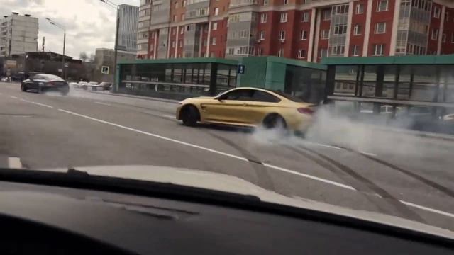 дрифт-гонка жёлтой бмв и черного Мерседеса???????под касмическую музыку!