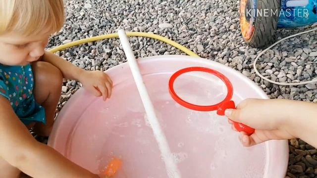 Большая семья, так и живём. Ну вы и сами всё понимаете