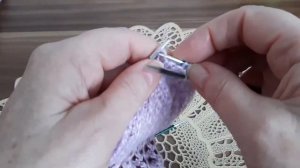 Вяжем носки двухцветным узором.