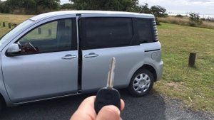 Toyota Sienta дистанционное открытие двери
