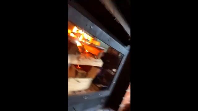 Как недопустить копоть на стекле камина, верхний поджиг дров. Из-за чего коптится стекло у камина? смотреть онлайн