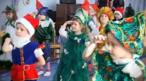 Слышишь кто то идет  вход на Новогодний праздник