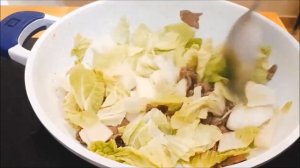 Китайская кухня.  Суп из тофу с говядиной и пекинской капустой