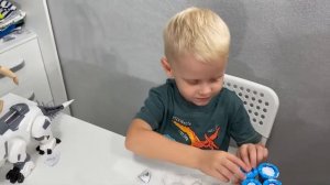 Открываю вафельные рожки OZMO, ищу фишки с динозаврами и дарю их подписчикам