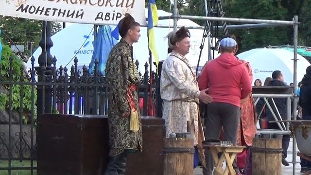 Ukraine, Kiev: Софийская Площадь, Танцы, Дни Киева, Памятник Хмельницкому