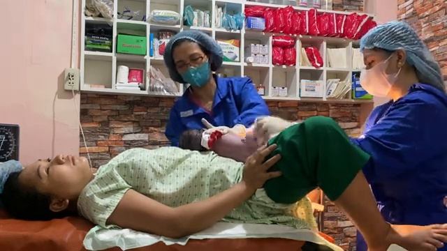 Hard Long Push // Painful Labor and Delivery // Natural Birth // Birth Vlog смотреть онлайн