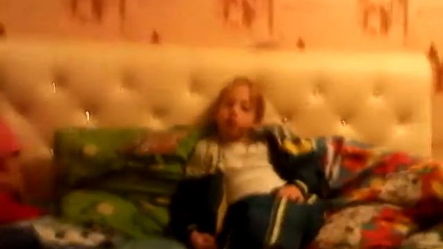 износиловала