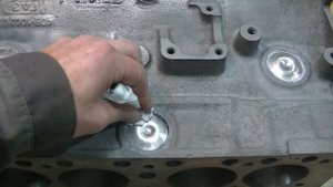 Реставрация двигателя Москвич 408, 1967 года. Установка заглушек водяных каналов. Часть 3.