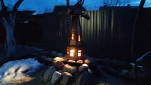 ДЕКОРАТИВНАЯ ВЕТРЯНАЯ МЕЛЬНИЦА НА САДОВОМ УЧАСТКЕ