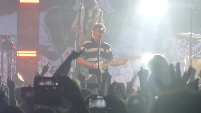 SAM FENDER NEWCASTLE O2 ACADEMY 08/12/19 HYPERSONIC MISSILES смотреть онлайн