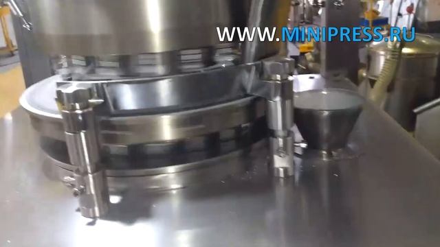 Машина для упаковки продуктов в «флоу-пак» пакет
