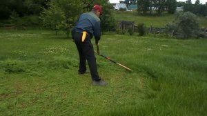 Косьба по газонной траве. Ручная коса  90см. Scything.
