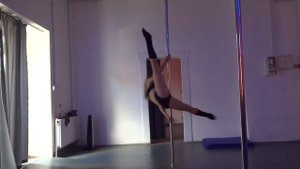 Элемент "бочка", "разножка", "стрелочка". Динамический пилон. Pole dance by Olesya Tyurkina.