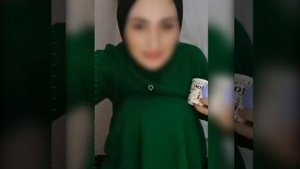 Çocuğunun yanında uygunsuz bir şekilde yayın açan türbanlı kadın tepki çekti #tiktok #tango #turban