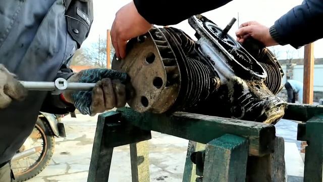 Розборка мотоцикла к-750 м ,знімаю двигун котрий заклинив! смотреть онлайн