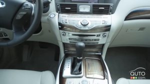 Infiniti M35h 2012