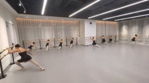 Rond de jambe par terre ( ронд де жамб партер )