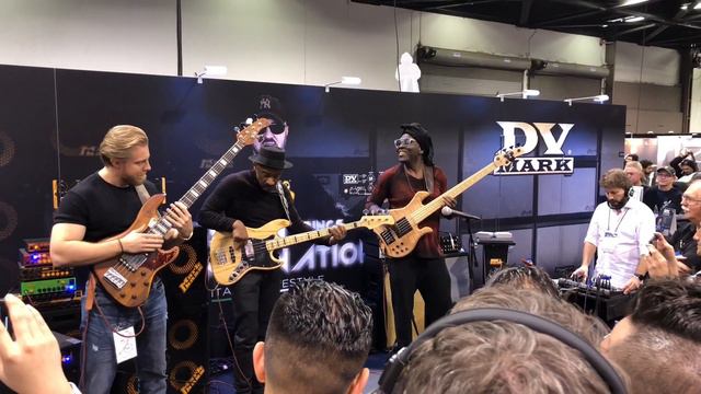 MarkBass NAMM 2019 Marcus Miller Hadrien Feraud Richard Bona. смотреть онлайн