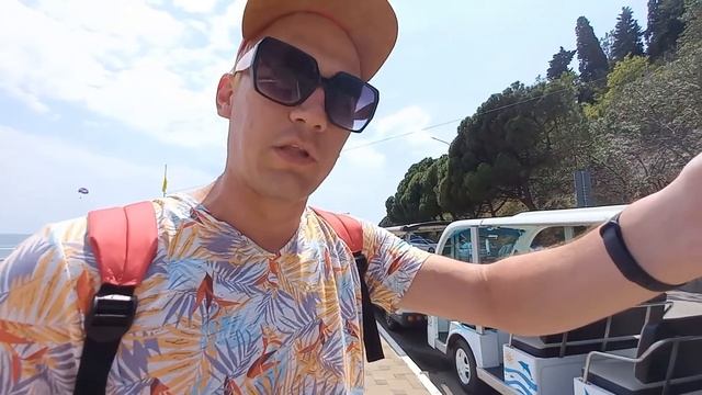 Крым 2021 июль/Алушта/Отель Комфорт/Обзор всей набережной/Едем на пляж на тук-туке/Крепость Алустон